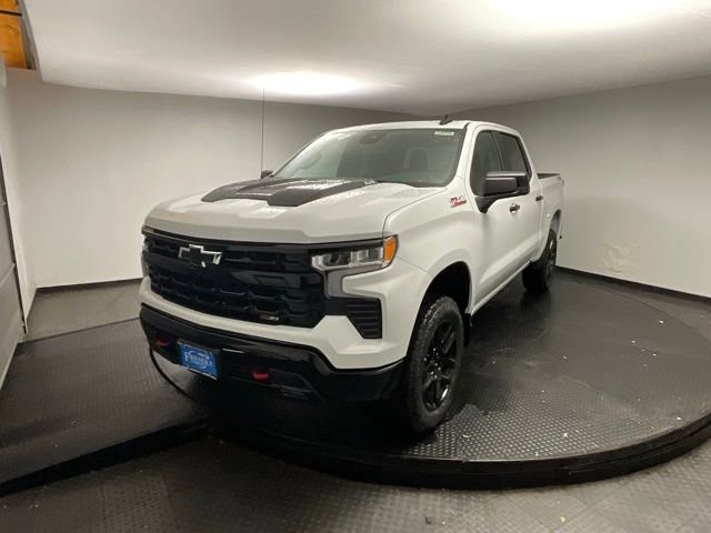 2025 Chevrolet Silverado 1500 LT Trail Boss photo 3