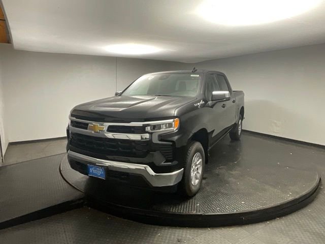 2025 Chevrolet Silverado 1500 LT photo 3