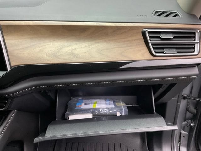 2025 Volkswagen Atlas SE w/Tech - Photo 27