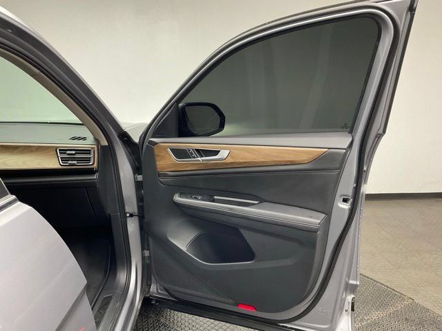 2025 Volkswagen Atlas SE w/Tech - Photo 24