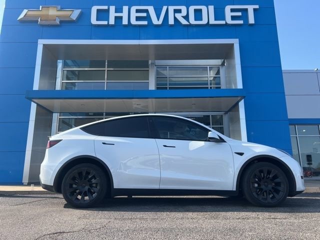 Used 2023 Tesla Model Y Long Range with VIN 7SAYGDEE5PF747103 for sale in Springfield, IL