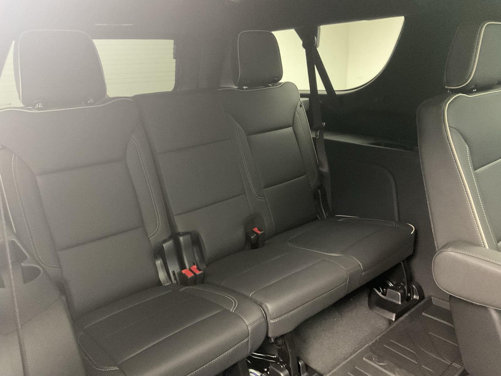 2026 Chevrolet Suburban Premier - Photo 31