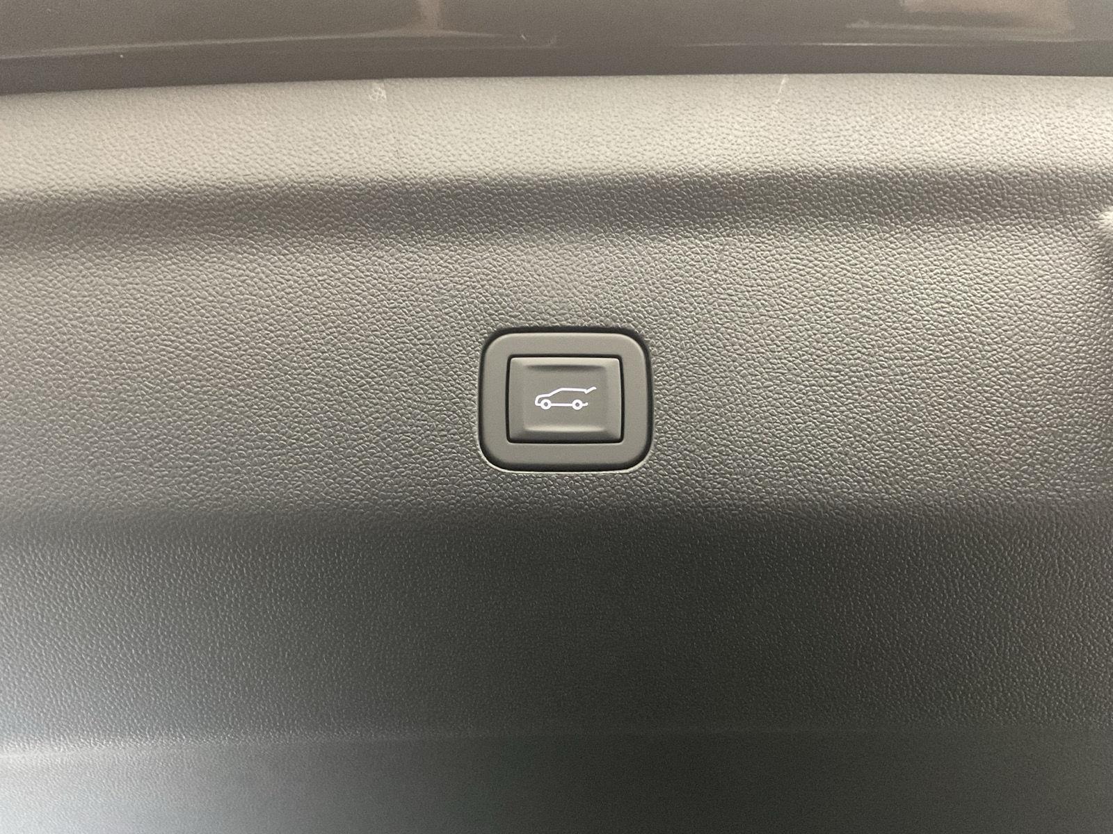 2026 Chevrolet Suburban Premier - Photo 34