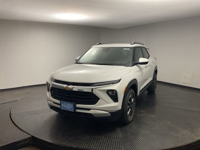 2026 Chevrolet Trailblazer LT photo 2