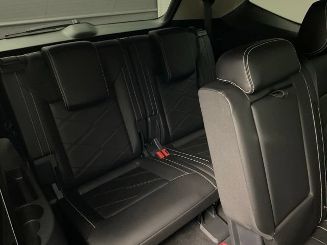 2025 Volkswagen Atlas SE w/Tech - Photo 30