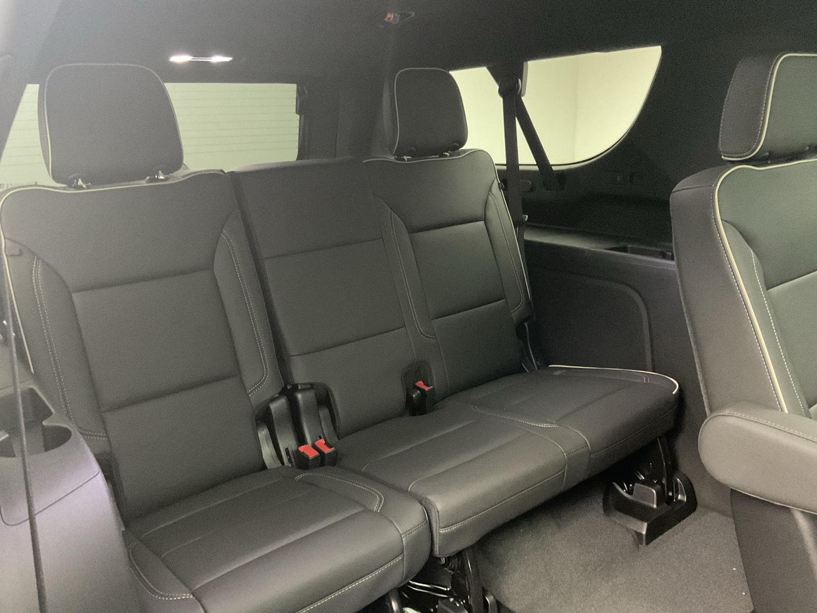 2026 Chevrolet Suburban Premier - Photo 31