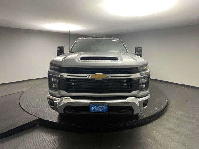 2025 Chevrolet Silverado 2500HD LT photo 2