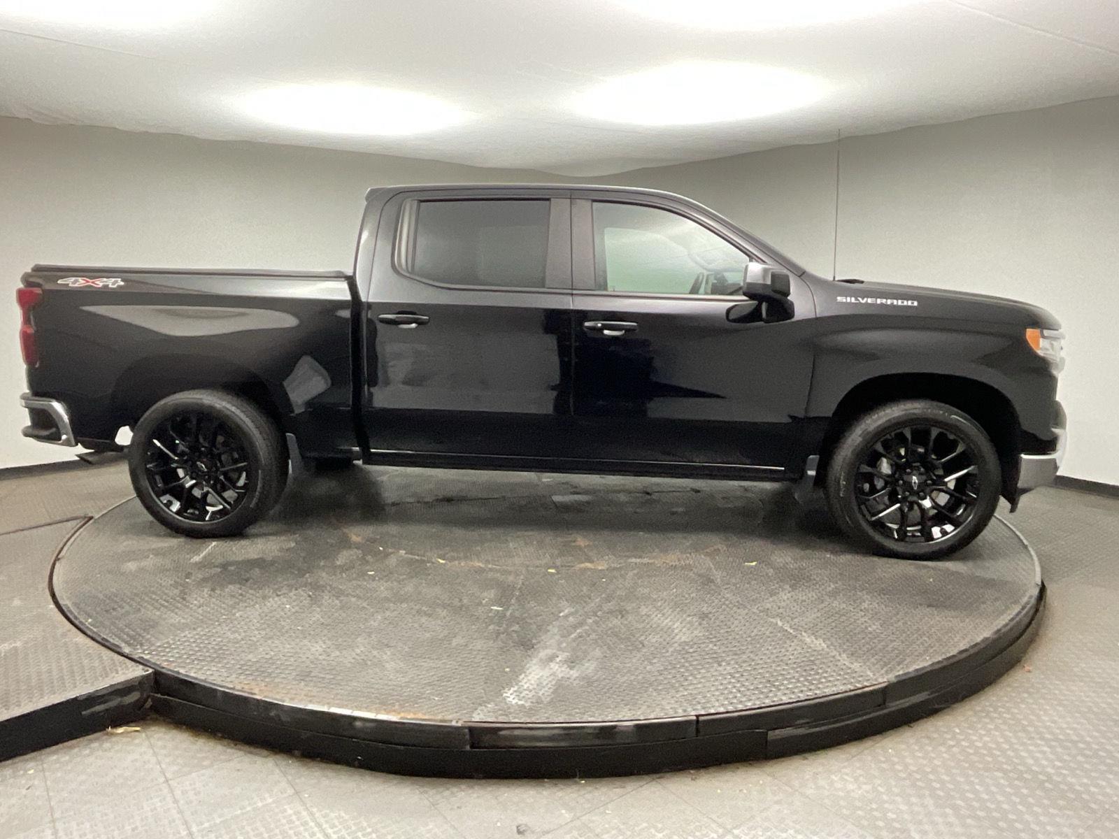 2024 Chevrolet Silverado 1500 LT - Photo 8