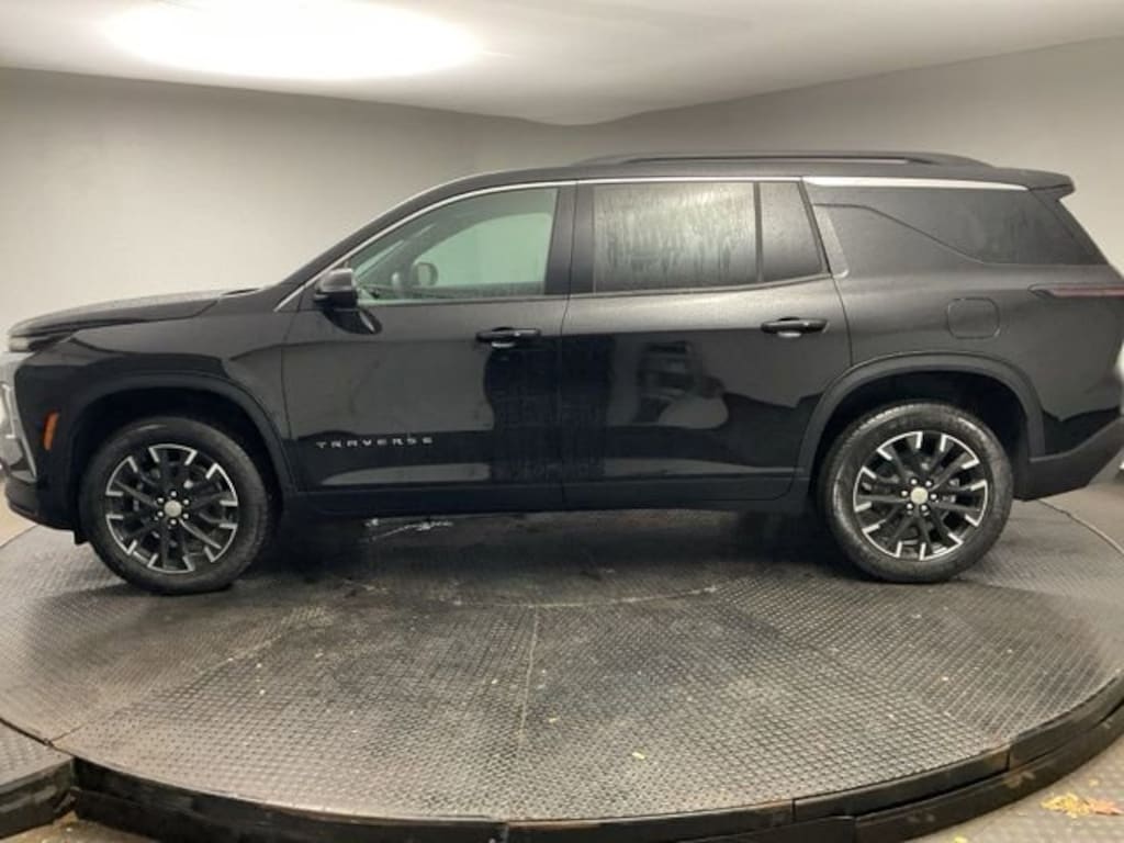 New 2026 Chevrolet Traverse LT SUV