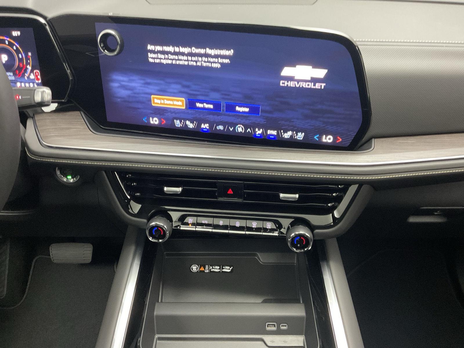 2026 Chevrolet Suburban Premier - Photo 15