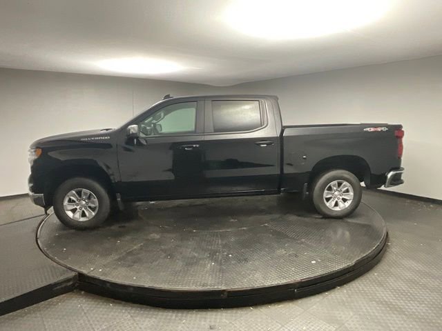 2025 Chevrolet Silverado 1500 LT photo 4