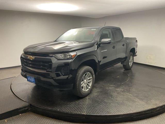 2026 Chevrolet Colorado LT photo 3