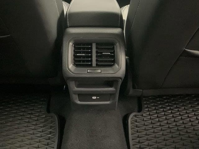 2022 Volkswagen Taos SE - Photo 28