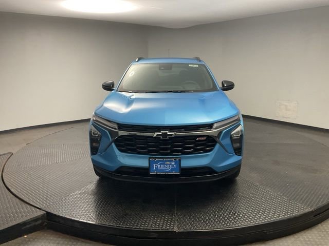 2025 Chevrolet Trax photo 2