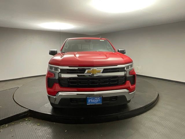 2025 Chevrolet Silverado 1500 LT photo 2