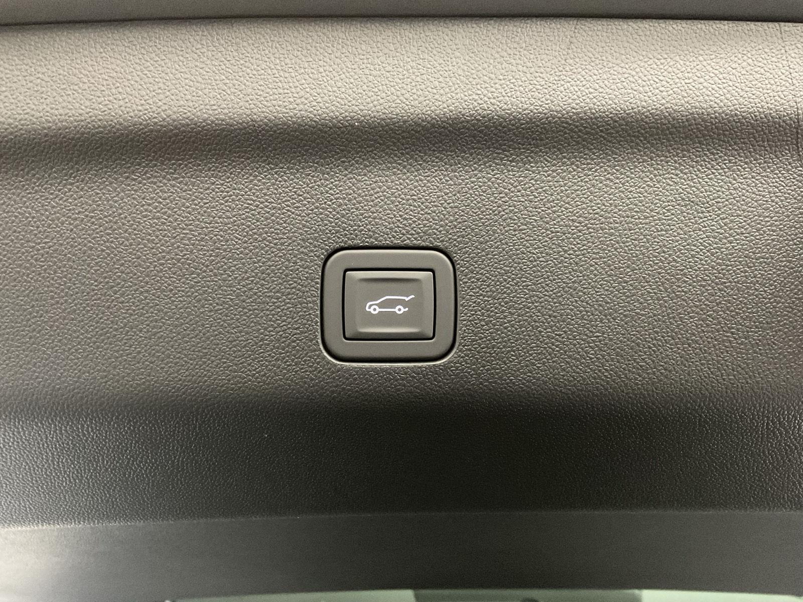 2026 Chevrolet Suburban Premier - Photo 34