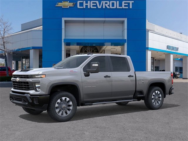 2026 Chevrolet Silverado 2500HD Custom photo 2