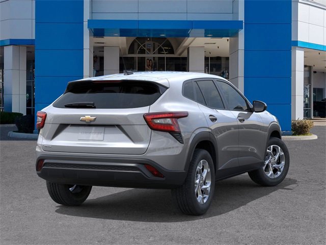 2026 Chevrolet Trax LS photo 4