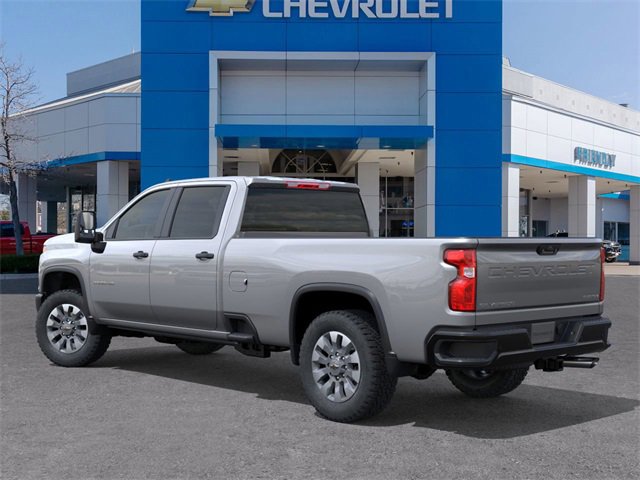 2026 Chevrolet Silverado Custom photo 3