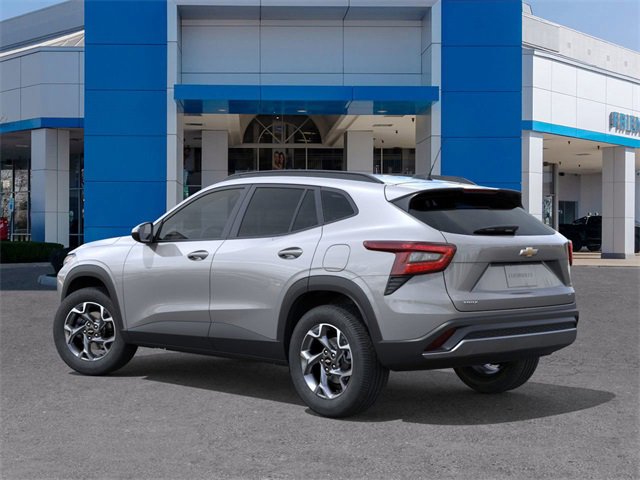 2025 Chevrolet Trax LT photo 3