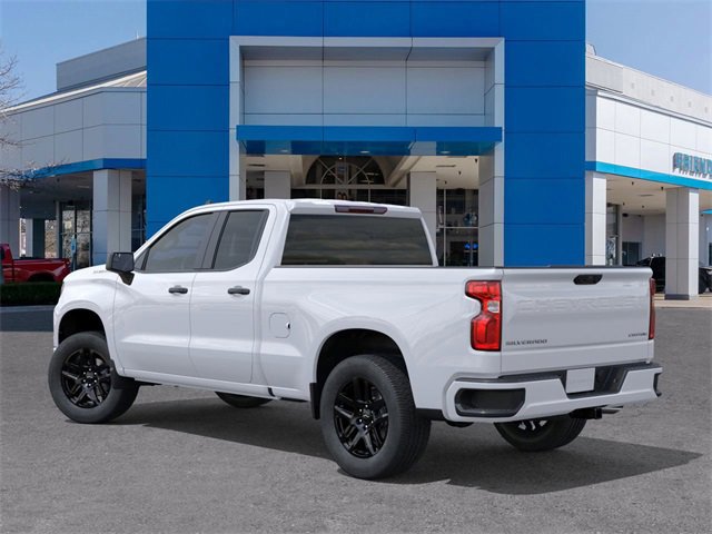 2026 Chevrolet Silverado 1500 Custom photo 2