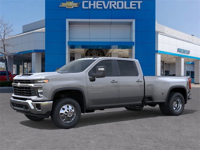 2026 Chevrolet Silverado 3500HD LT photo 2