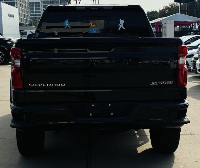 2025 Chevrolet Silverado 1500 ZR2 photo 2