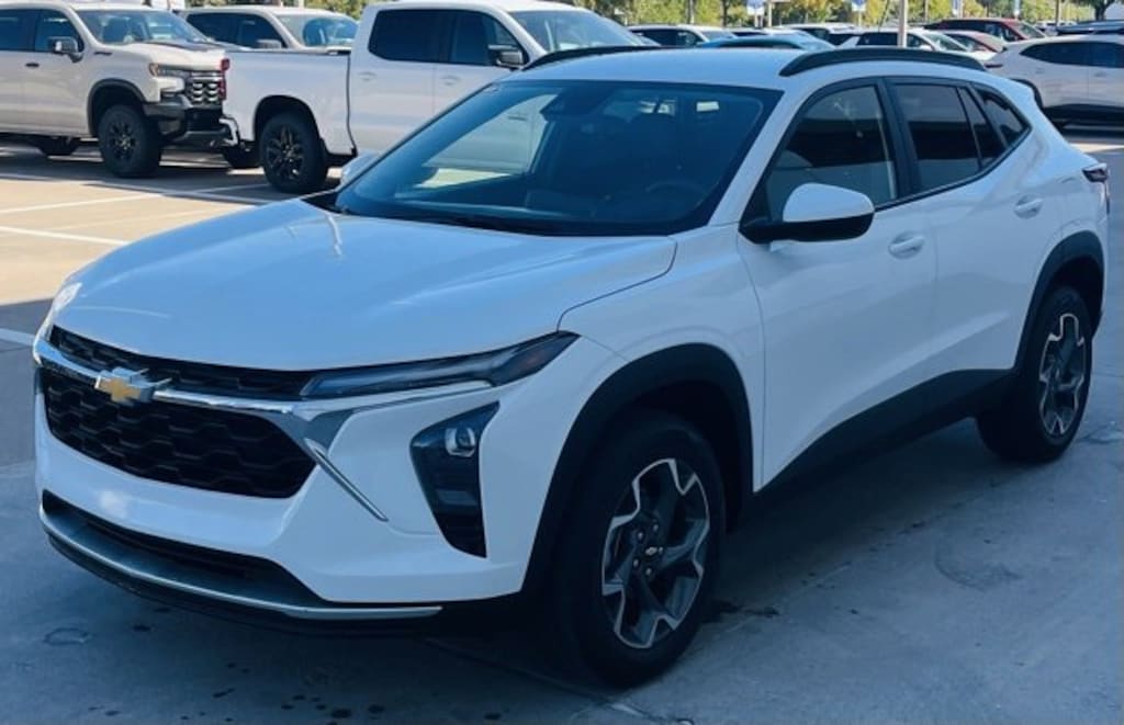 Used 2024 Chevrolet Trax LT SUV