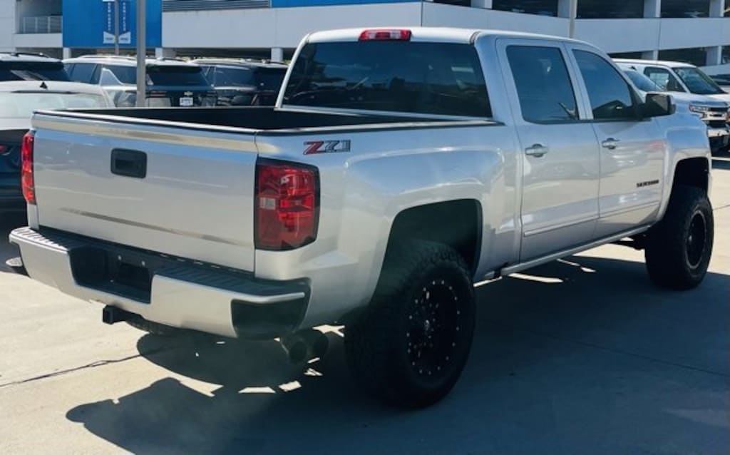 Used 2018 Chevrolet Silverado 1500 LT Truck