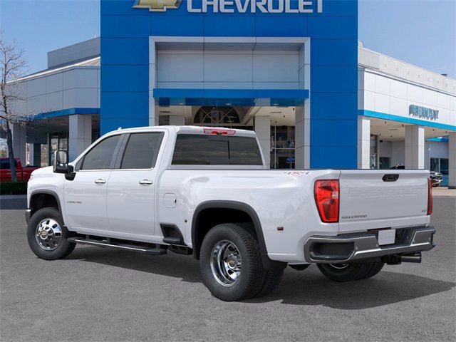 2025 Chevrolet Silverado 3500HD LTZ photo 3
