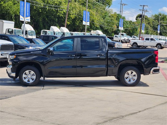 2022 Chevrolet Silverado 1500 LT photo 3