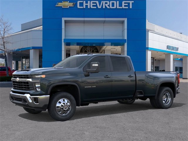 2026 Chevrolet Silverado 3500HD LT photo 2