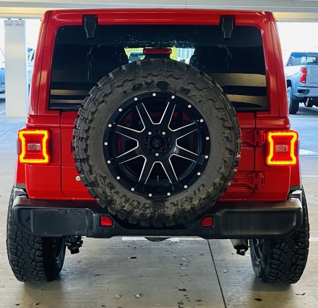 2018 Jeep Wrangler Unlimited Sahara photo 3