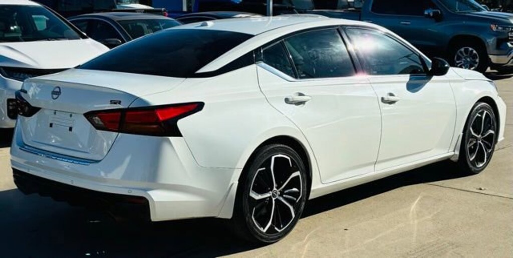Used 2023 Nissan Altima 2.5 SR