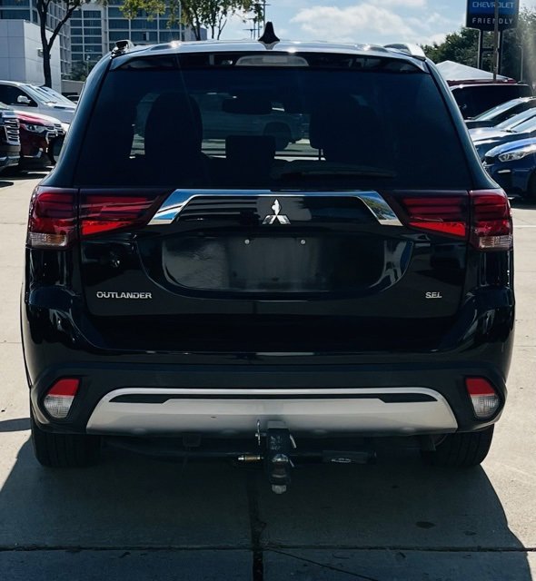 2020 Mitsubishi Outlander SE photo 2