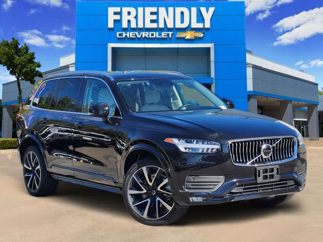 2022 Volvo XC90 Momentum's photo