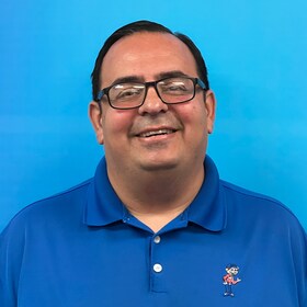 Staff member Ramon Rodriguez from ID_5bb91e7a4a63