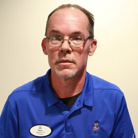 Staff member Michael Shannon from ID_904f417ccf51