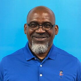 Staff member Fred Smith from ID_5bb91e7a4a63