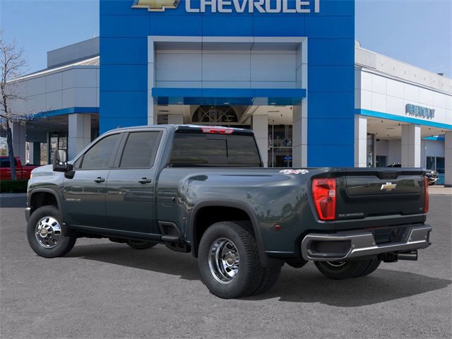 2026 Chevrolet Silverado 3500HD LT photo 3