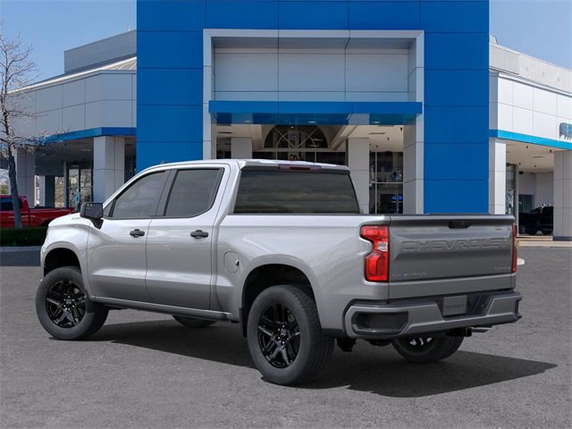 2025 Chevrolet Silverado 1500 Custom photo 3