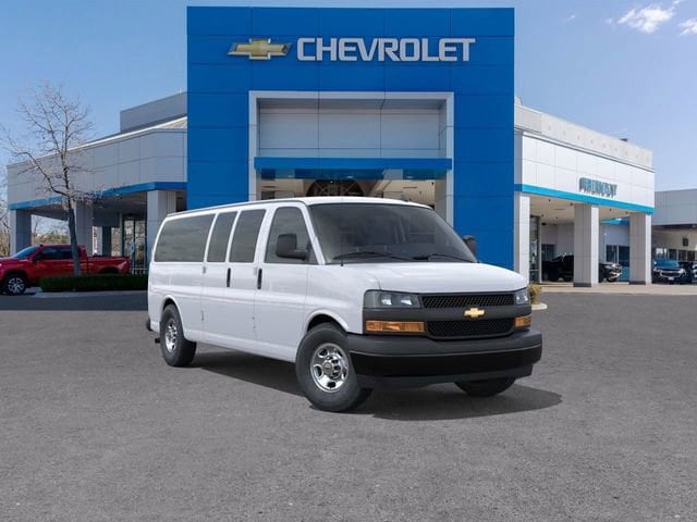 2025 Chevrolet Express Passenger LS's photo
