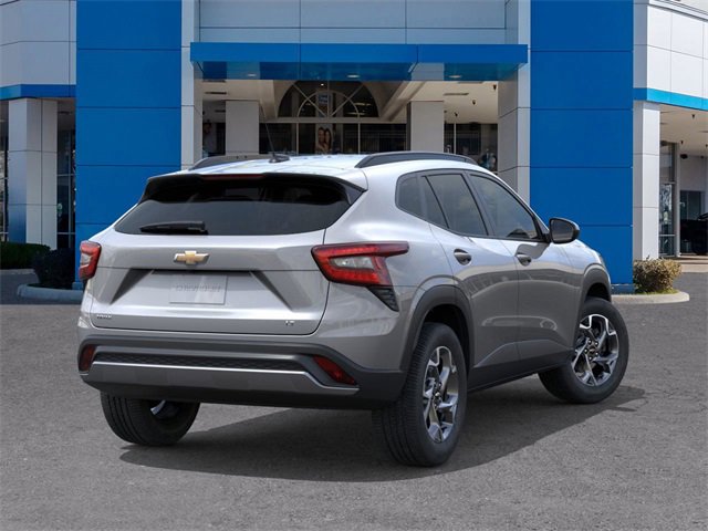 2025 Chevrolet Trax LT photo 4