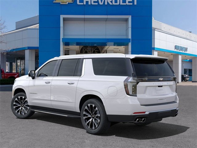 2025 Chevrolet Suburban High Country photo 3