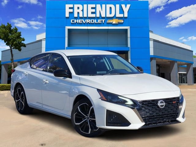 2023 Nissan Altima SR