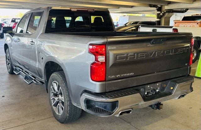 2020 Chevrolet Silverado LT photo 4