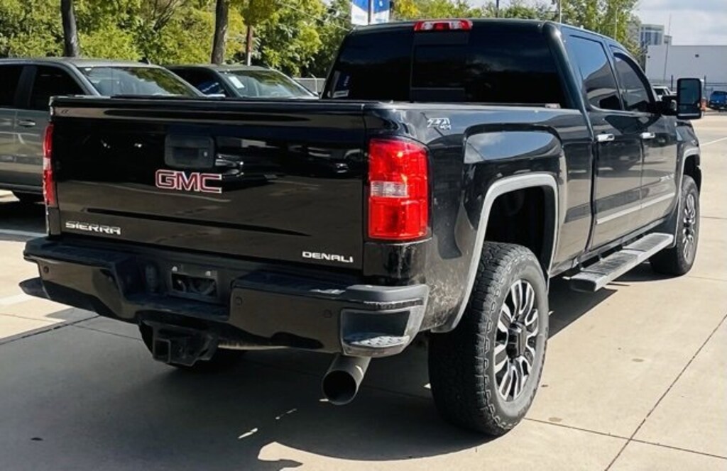Used 2017 GMC Sierra 2500 HD Denali Truck