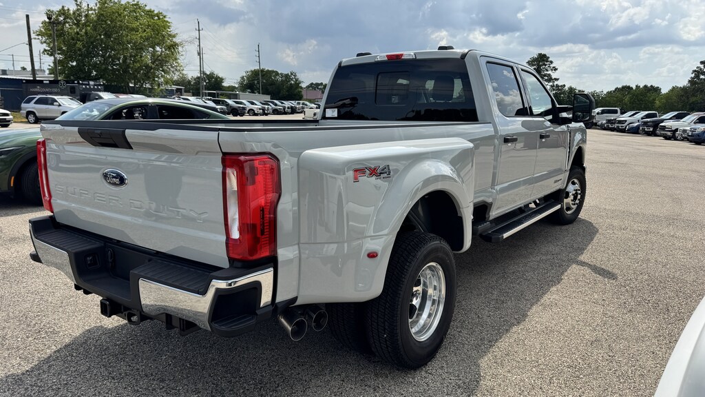 New 2026 Ford F-350 XLT Truck Crew Cab