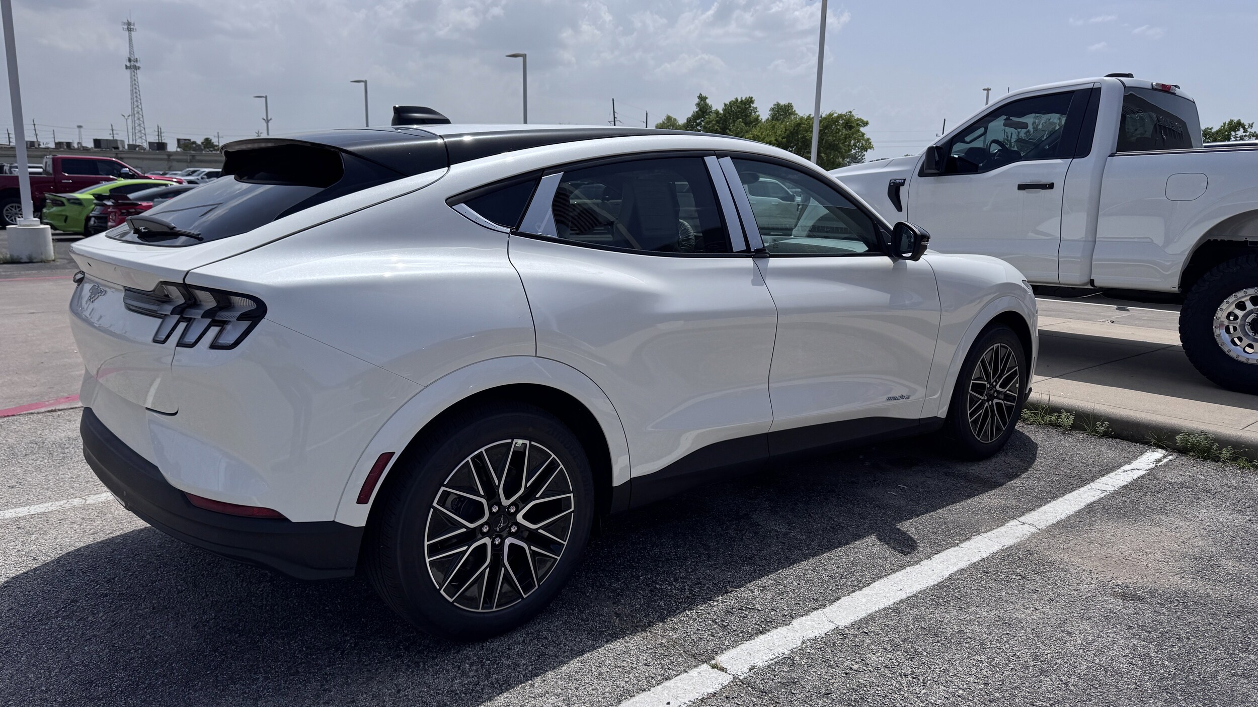 2025 Ford Mustang Mach-E Premium photo 3