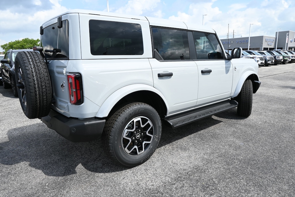 New 2026 Ford Bronco Outer Banks SUV